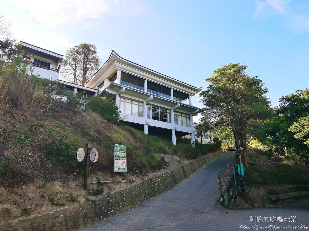 【台南住宿】柳營尖山埤渡假村,搭船遊湖、有泳池、能露營、走步道,能帶寵物入住木屋,適合全家大小入住的渡假村。 - 第56張圖 11-5