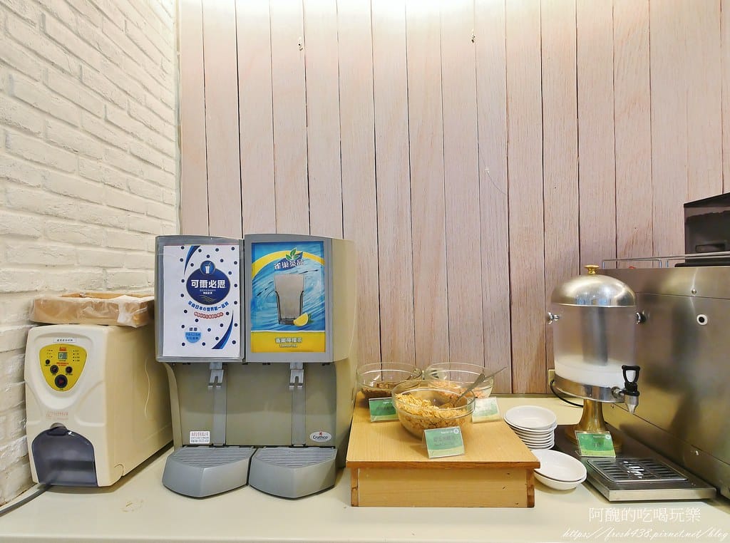 【台南住宿】柳營尖山埤渡假村,搭船遊湖、有泳池、能露營、走步道,能帶寵物入住木屋,適合全家大小入住的渡假村。 - 第108張圖 66