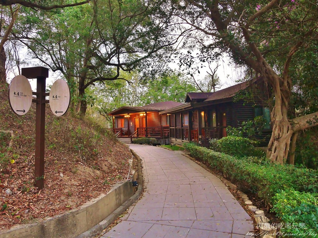 【台南住宿】柳營尖山埤渡假村,搭船遊湖、有泳池、能露營、走步道,能帶寵物入住木屋,適合全家大小入住的渡假村。 - 第91張圖 53