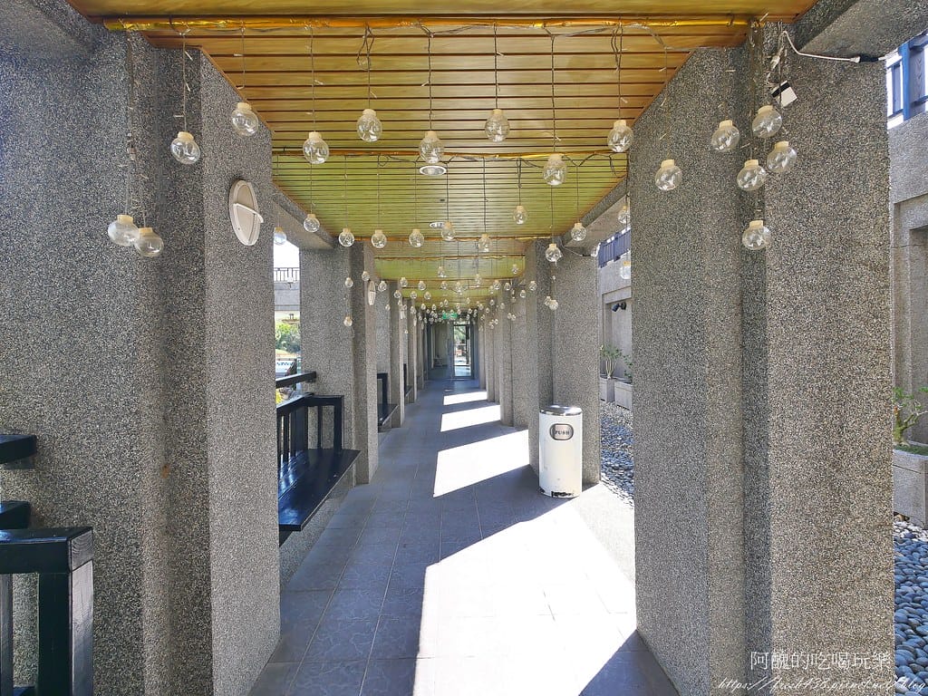 【台南住宿】柳營尖山埤渡假村,搭船遊湖、有泳池、能露營、走步道,能帶寵物入住木屋,適合全家大小入住的渡假村。 - 第29張圖 45