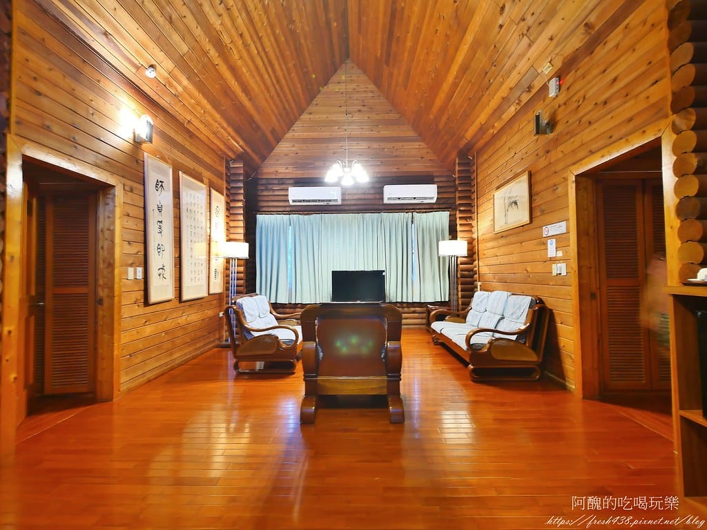 【台南住宿】柳營尖山埤渡假村,搭船遊湖、有泳池、能露營、走步道,能帶寵物入住木屋,適合全家大小入住的渡假村。 - 第79張圖 28-1