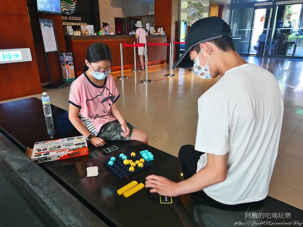 【台南住宿】柳營尖山埤渡假村,搭船遊湖、有泳池、能露營、走步道,能帶寵物入住木屋,適合全家大小入住的渡假村。 - 第21張圖 39-0