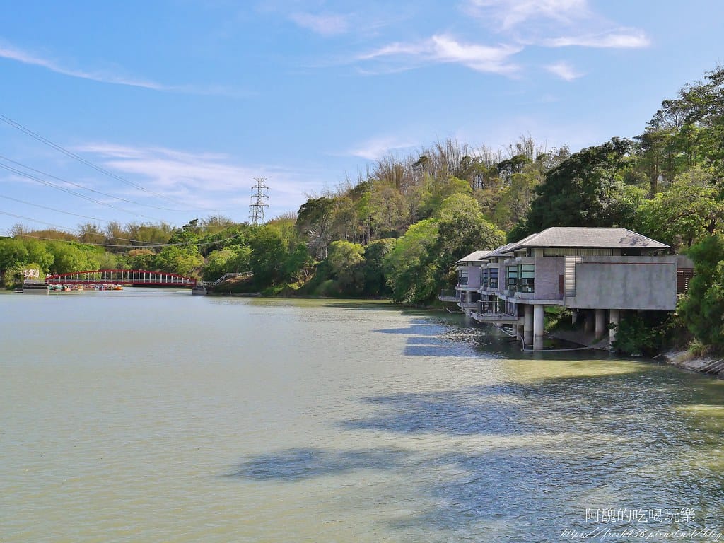 【台南住宿】柳營尖山埤渡假村,搭船遊湖、有泳池、能露營、走步道,能帶寵物入住木屋,適合全家大小入住的渡假村。 - 第88張圖 52