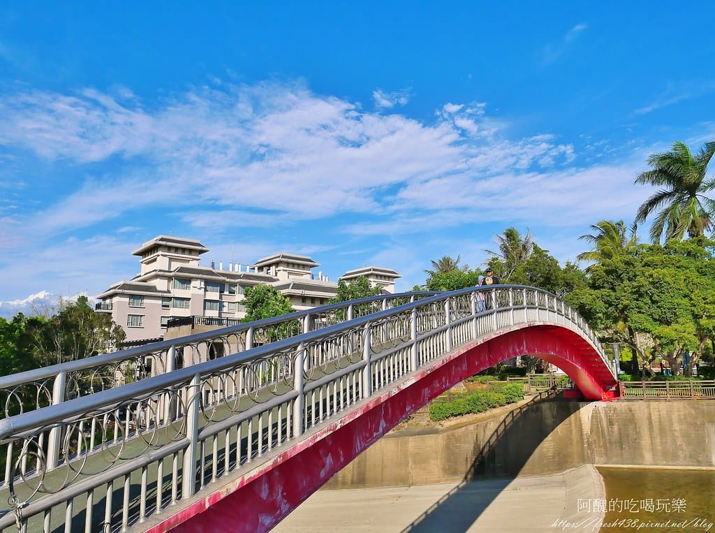 【台南住宿】柳營尖山埤渡假村,搭船遊湖、有泳池、能露營、走步道,能帶寵物入住木屋,適合全家大小入住的渡假村。 - 第41張圖 51-3
