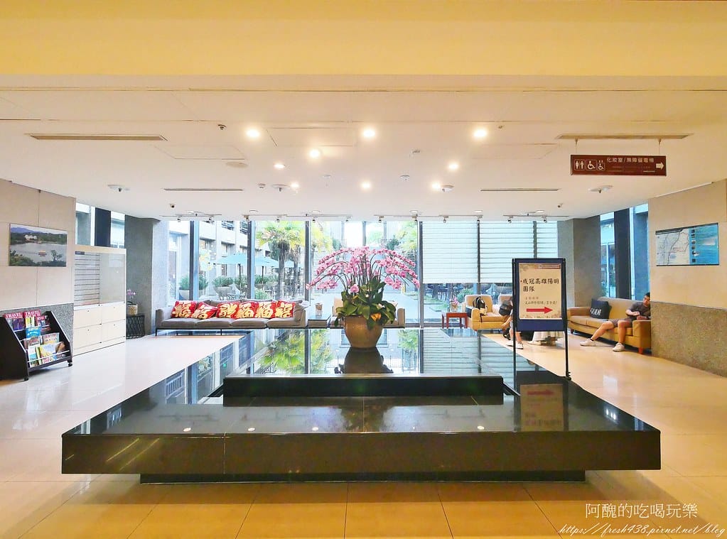 【台南住宿】柳營尖山埤渡假村,搭船遊湖、有泳池、能露營、走步道,能帶寵物入住木屋,適合全家大小入住的渡假村。 - 第15張圖 9-5
