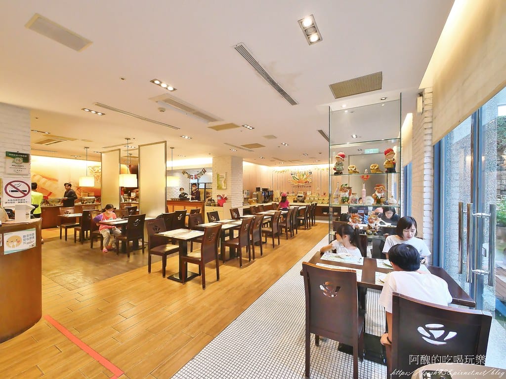 【台南住宿】柳營尖山埤渡假村,搭船遊湖、有泳池、能露營、走步道,能帶寵物入住木屋,適合全家大小入住的渡假村。 - 第96張圖 59