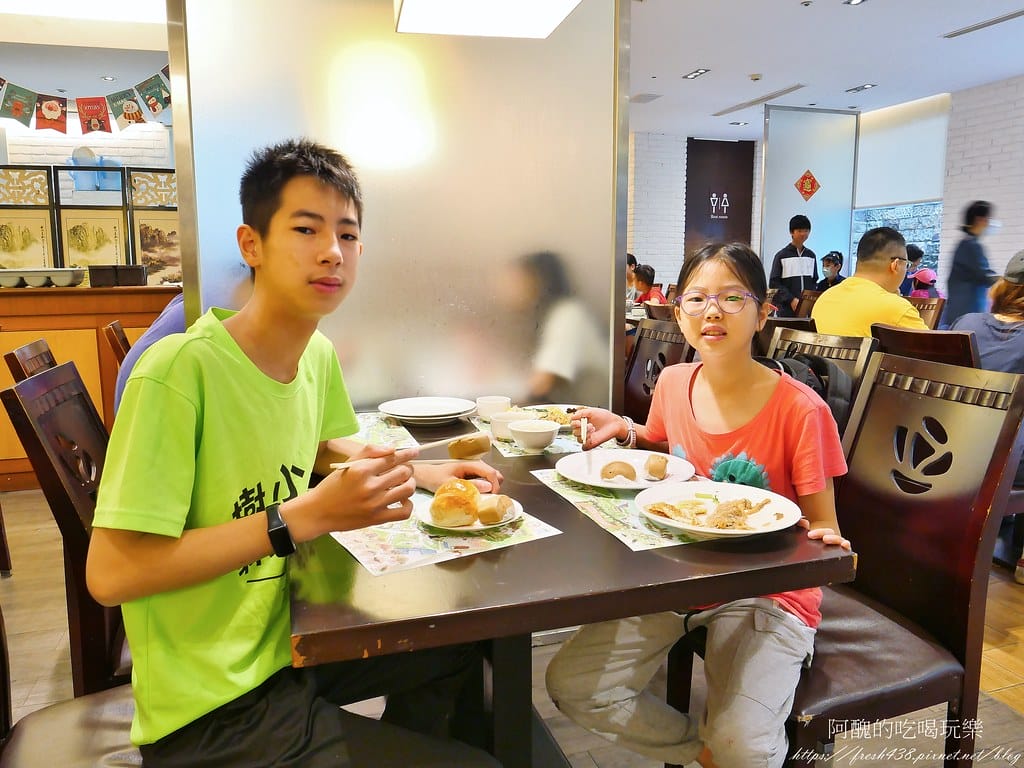 【台南住宿】柳營尖山埤渡假村,搭船遊湖、有泳池、能露營、走步道,能帶寵物入住木屋,適合全家大小入住的渡假村。 - 第110張圖 71