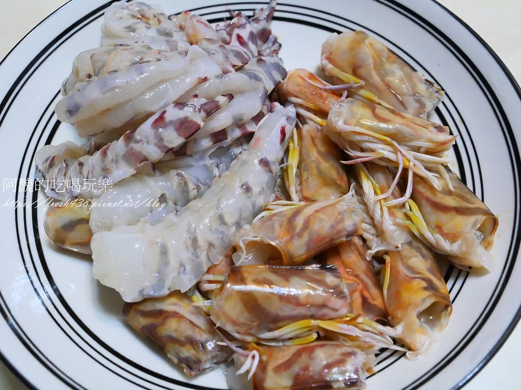 乾煎明蝦,三分鐘上桌,Q彈好吃,順便分享蝦頭處理方式。 - 第11張圖 P1060164