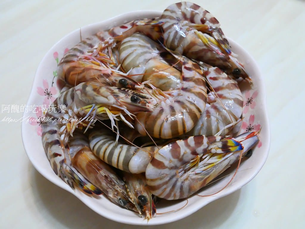 乾煎明蝦,三分鐘上桌,Q彈好吃,順便分享蝦頭處理方式。 - 第3張圖 P1060153