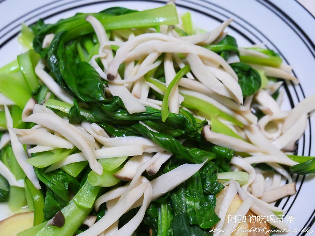 【素食料理】杏鮑菇炒青江菜,好吃的素菜,3分鐘上桌。 - 第9張圖 P1060041