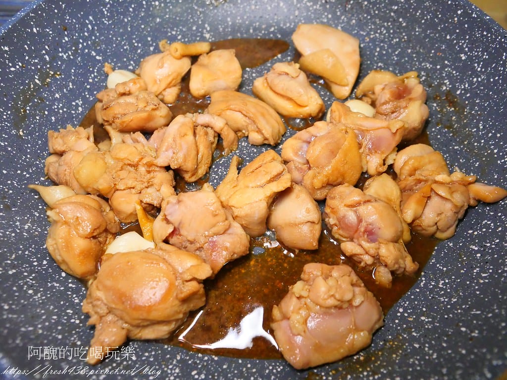 杏鮑菇炒雞腿,蛋白質豐富,備料簡單、作法容易的懶人料理。 - 第10張圖 P1029365
