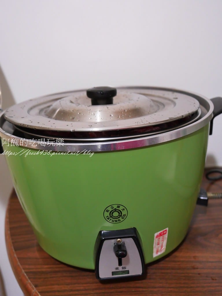 【電鍋食譜】無水洋蔥番茄豬肉鍋,不加一滴水,一鍋到底,原汁原味超迷人。 - 第6張圖 P1060920