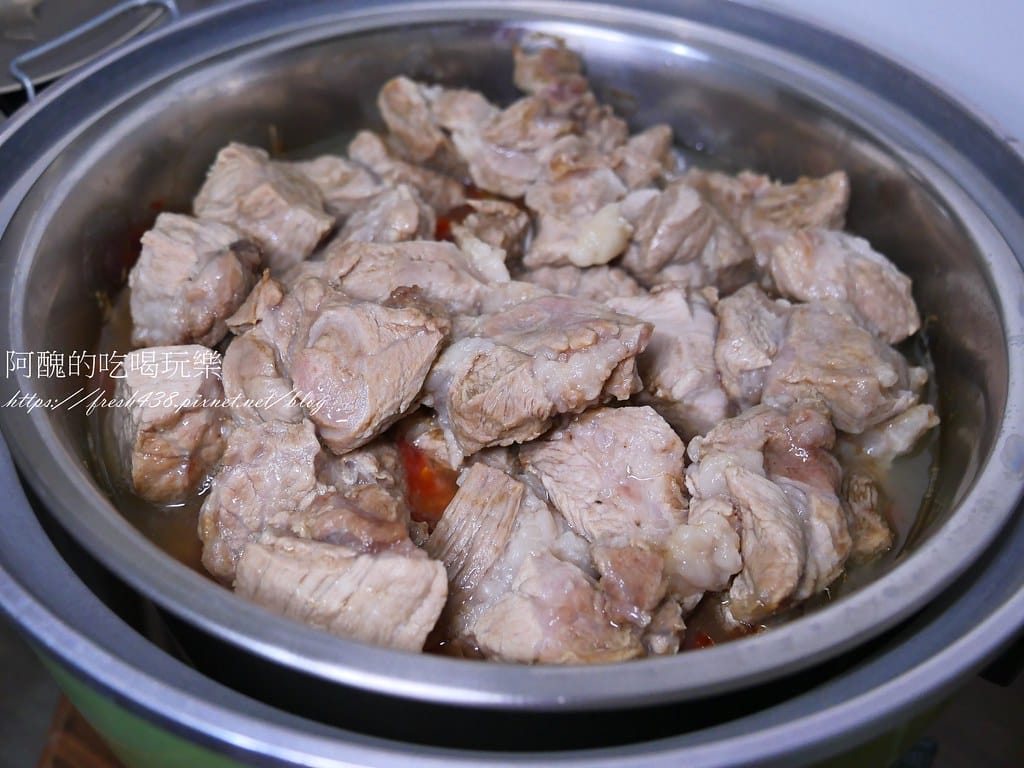 【電鍋食譜】無水洋蔥番茄豬肉鍋,不加一滴水,一鍋到底,原汁原味超迷人。 - 第8張圖 P1060922