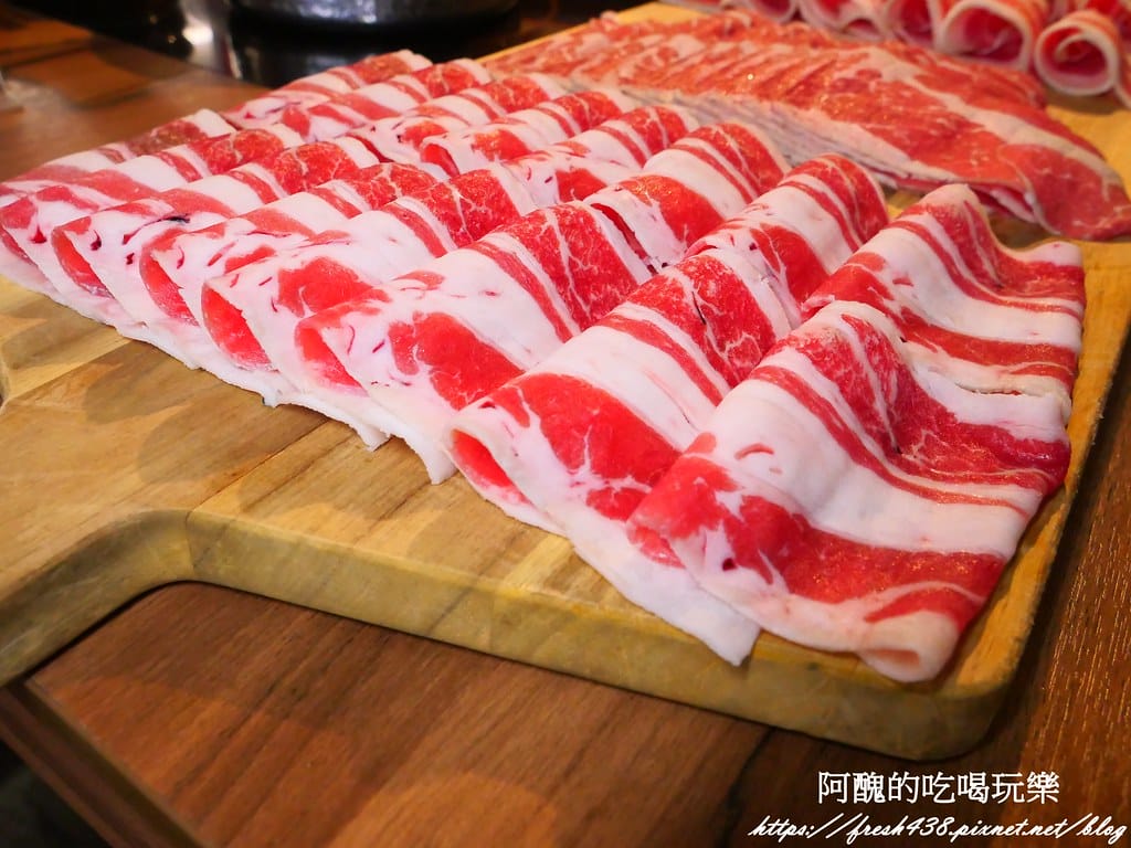 【新北美食】囍富火鍋,每日現熬湯底,食材超級新鮮, 設有包廂,新莊火鍋推薦。 - 第41張圖 32