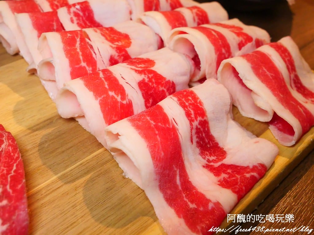 【新北美食】囍富火鍋,每日現熬湯底,食材超級新鮮, 設有包廂,新莊火鍋推薦。 - 第45張圖 36