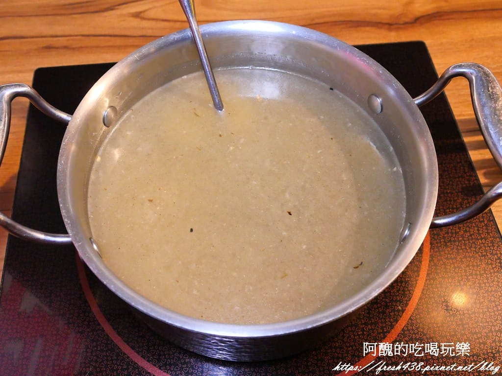 【新北美食】囍富火鍋,每日現熬湯底,食材超級新鮮, 設有包廂,新莊火鍋推薦。 - 第27張圖 20