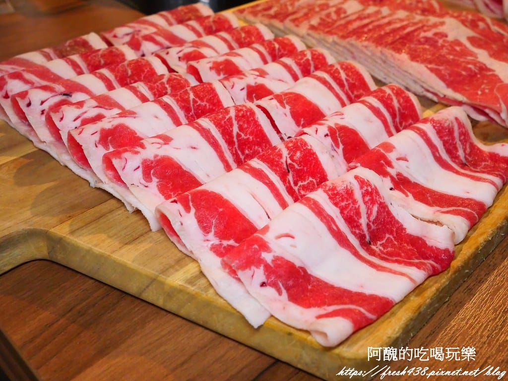 【新北美食】囍富火鍋,每日現熬湯底,食材超級新鮮, 設有包廂,新莊火鍋推薦。 - 第43張圖 34