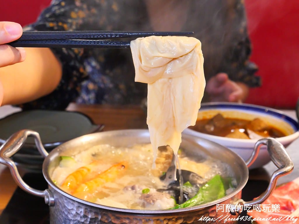 【新北美食】囍富火鍋,每日現熬湯底,食材超級新鮮, 設有包廂,新莊火鍋推薦。 - 第52張圖 42-1