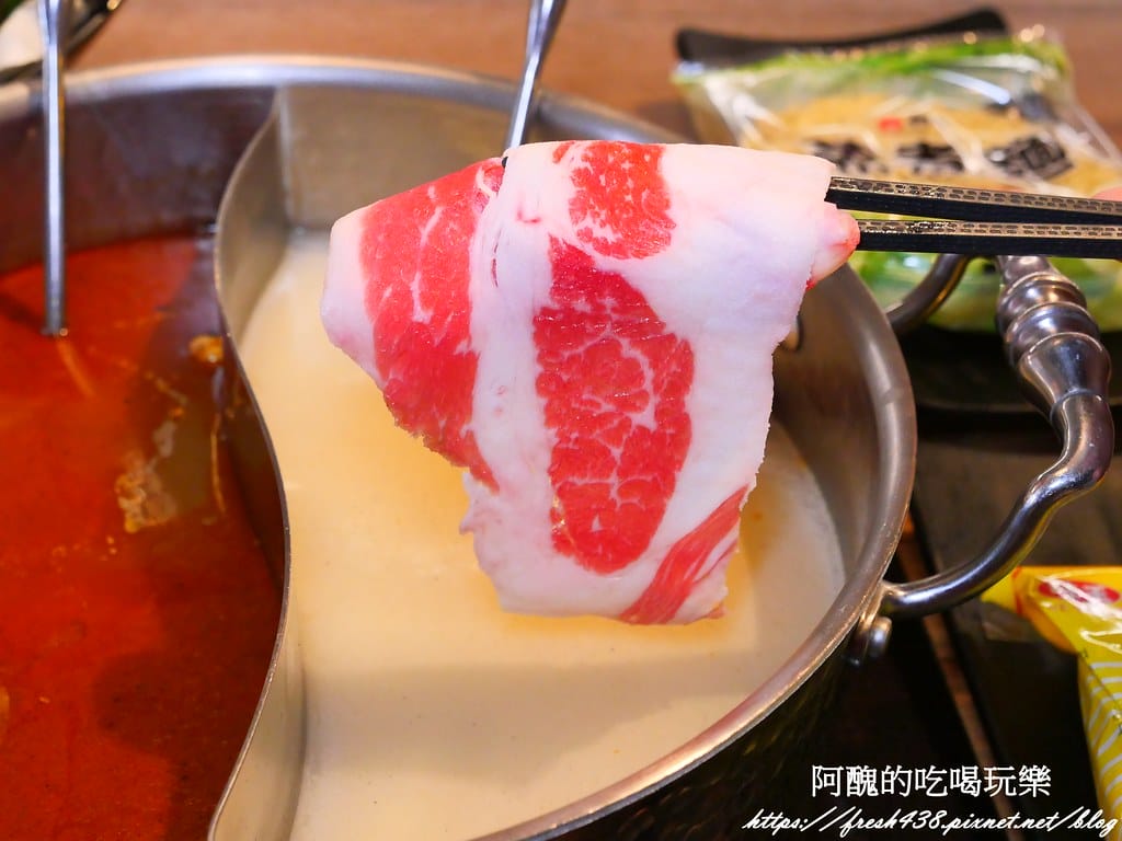 【新北美食】囍富火鍋,每日現熬湯底,食材超級新鮮, 設有包廂,新莊火鍋推薦。 - 第47張圖 38