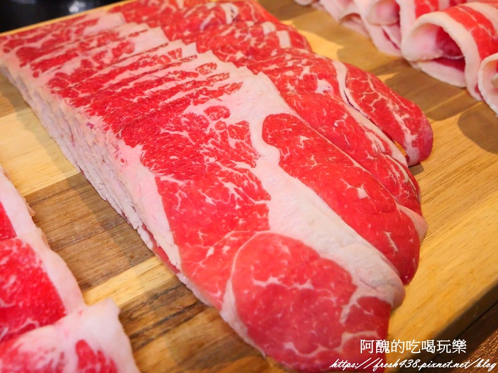【新北美食】囍富火鍋,每日現熬湯底,食材超級新鮮, 設有包廂,新莊火鍋推薦。 - 第44張圖 35
