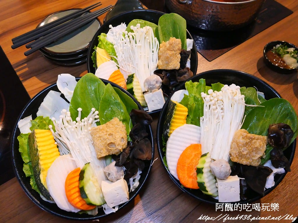 【新北美食】囍富火鍋,每日現熬湯底,食材超級新鮮, 設有包廂,新莊火鍋推薦。 - 第33張圖 25-1