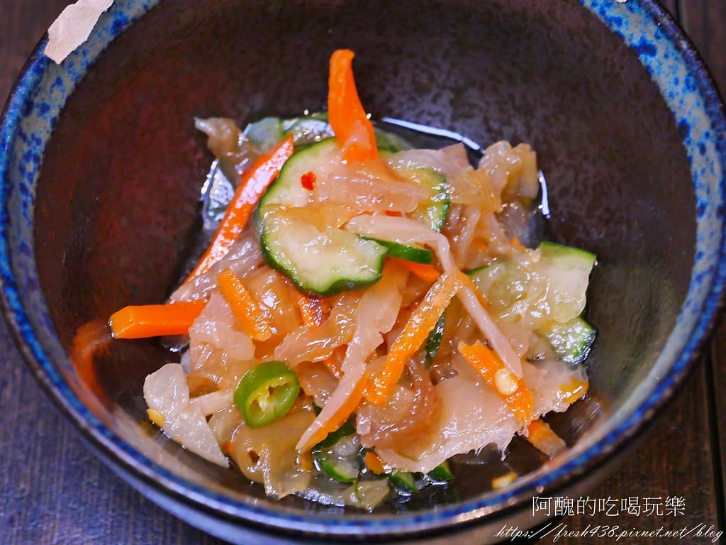 【新北美食】老串角居酒屋-三重店,平價日式料理,下班聚餐、小酌的好去處。 - 第24張圖 13-10招待小菜