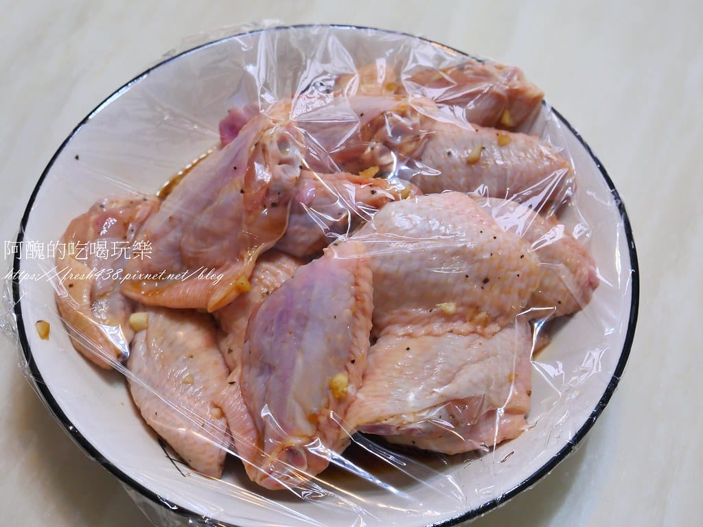 蒜香黑胡椒雞翅,零失敗的烤箱料理。 - 第6張圖 P1062468
