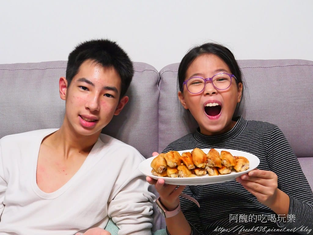 蒜香黑胡椒雞翅,零失敗的烤箱料理。 - 第14張圖 P1062484