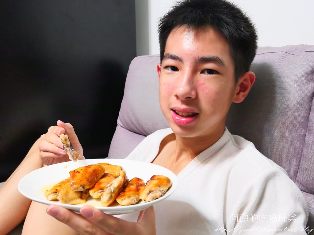 蒜香黑胡椒雞翅,零失敗的烤箱料理。 - 第17張圖 P1062487