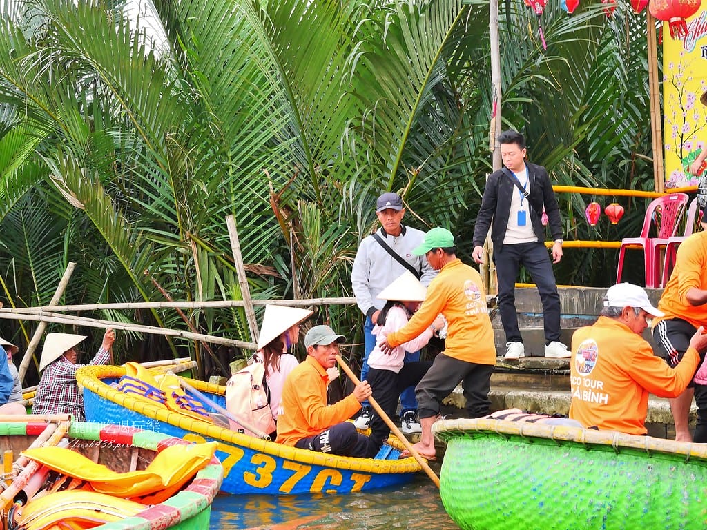 【越南旅遊】迦南島一日遊,搭乘竹桶船、釣螃蟹、看表演,中越必玩的景點。 - 第43張圖 26
