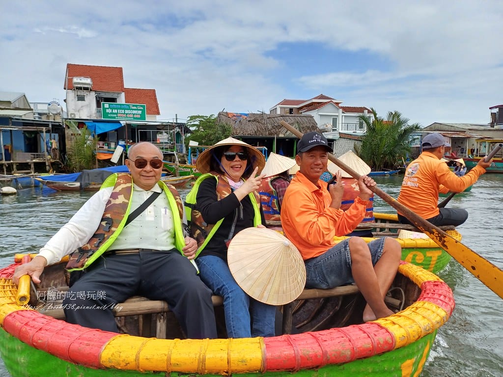 【越南旅遊】迦南島一日遊,搭乘竹桶船、釣螃蟹、看表演,中越必玩的景點。 - 第42張圖 25-1