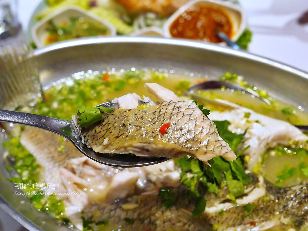 【新北美食】瓦城泰國料理-板橋店,用餐環境佳,必吃檸檬魚、松阪豬、摩摩喳喳! - 第42張圖 28-1