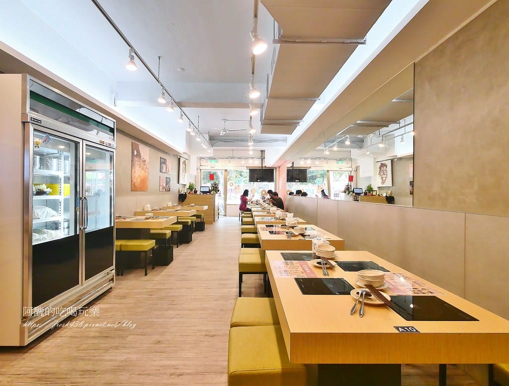 【新北美食】侯黑鍋物-蘆洲店,一個人也能吃酸菜鍋,免服務費超划算。 - 第10張圖 8