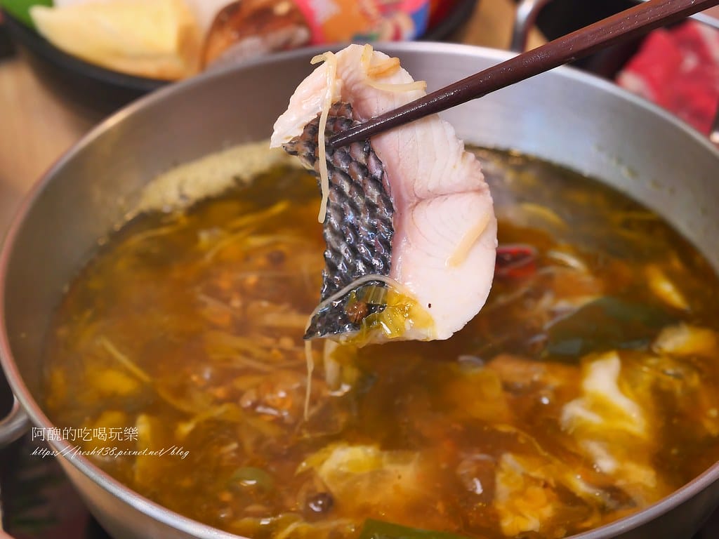 【新北美食】侯黑鍋物-蘆洲店,一個人也能吃酸菜鍋,免服務費超划算。 - 第40張圖 48