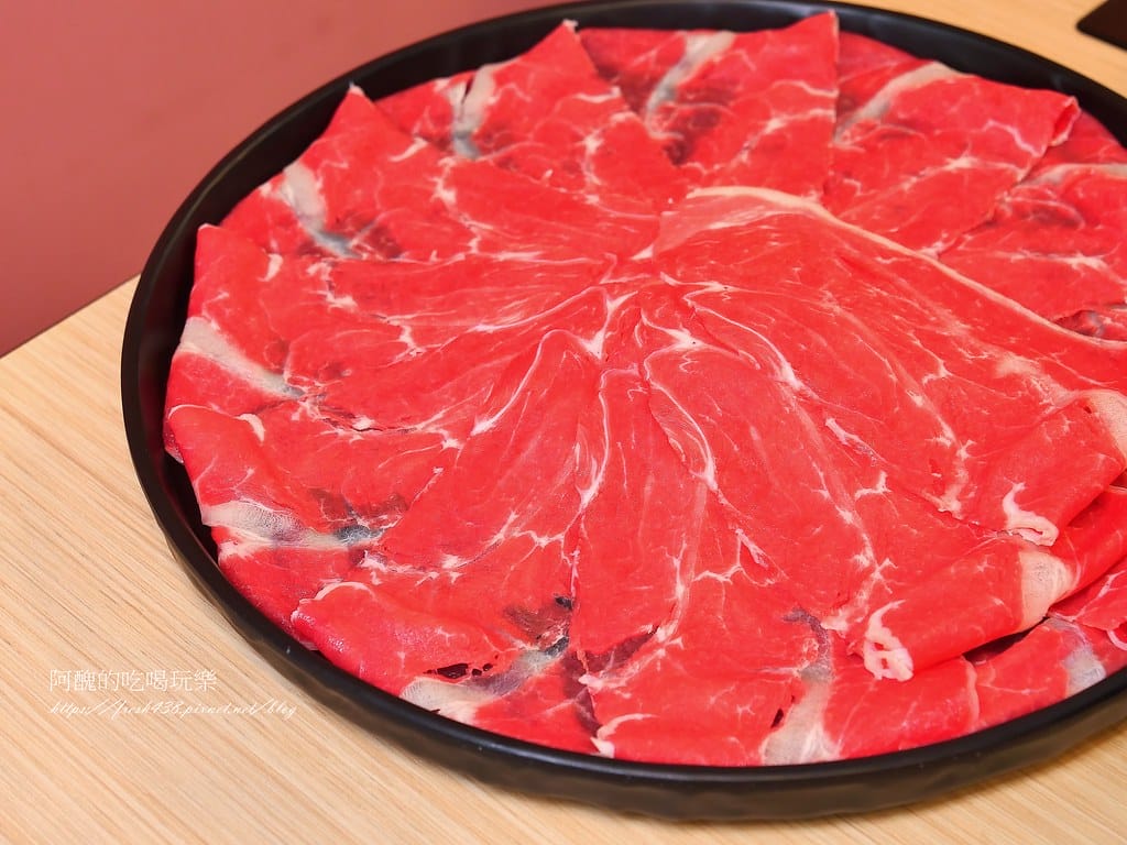 【新北美食】侯黑鍋物-蘆洲店,一個人也能吃酸菜鍋,免服務費超划算。 - 第48張圖 32