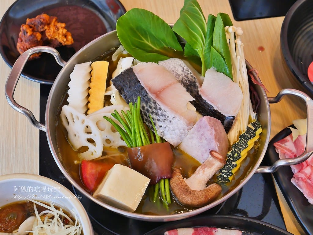 【新北美食】侯黑鍋物-蘆洲店,一個人也能吃酸菜鍋,免服務費超划算。 - 第36張圖 25-3