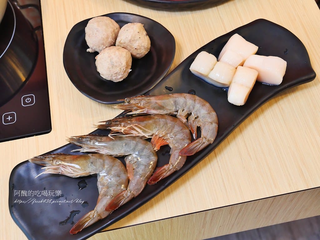【新北美食】侯黑鍋物-蘆洲店,一個人也能吃酸菜鍋,免服務費超划算。 - 第31張圖 18