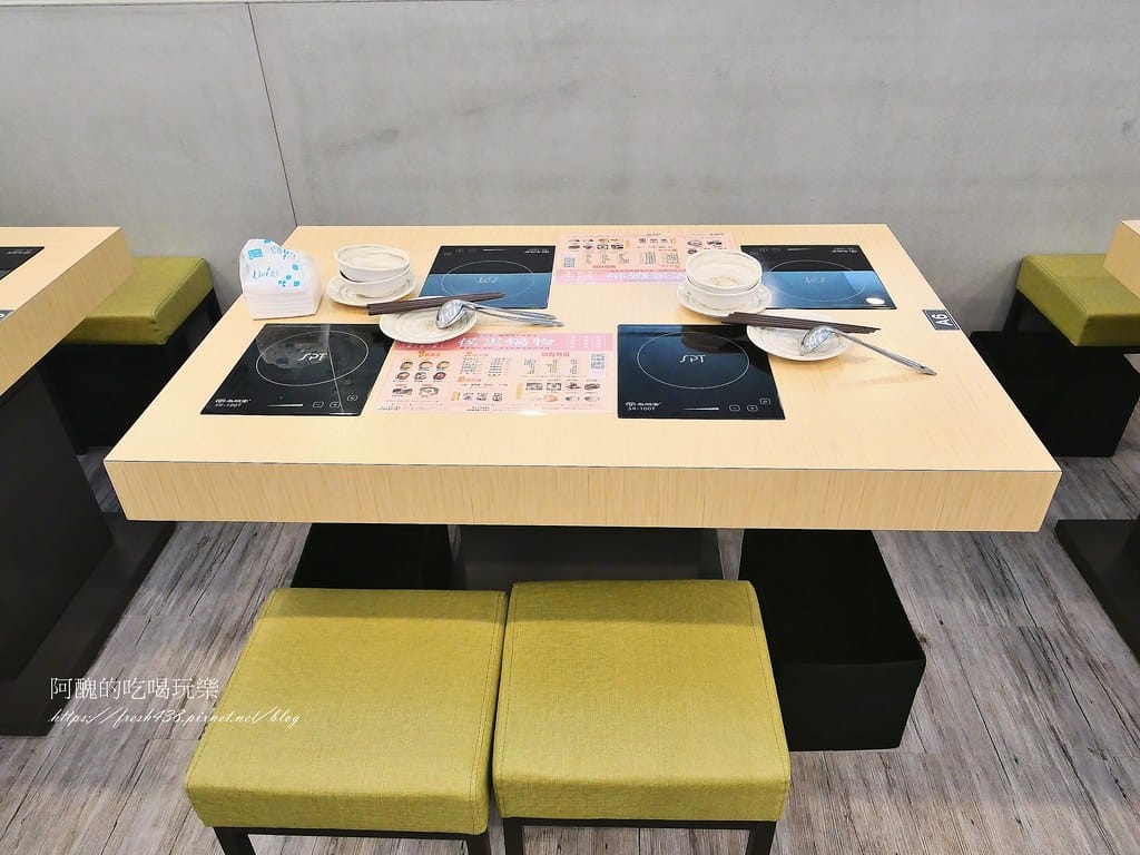 【新北美食】侯黑鍋物-蘆洲店,一個人也能吃酸菜鍋,免服務費超划算。 - 第12張圖 10