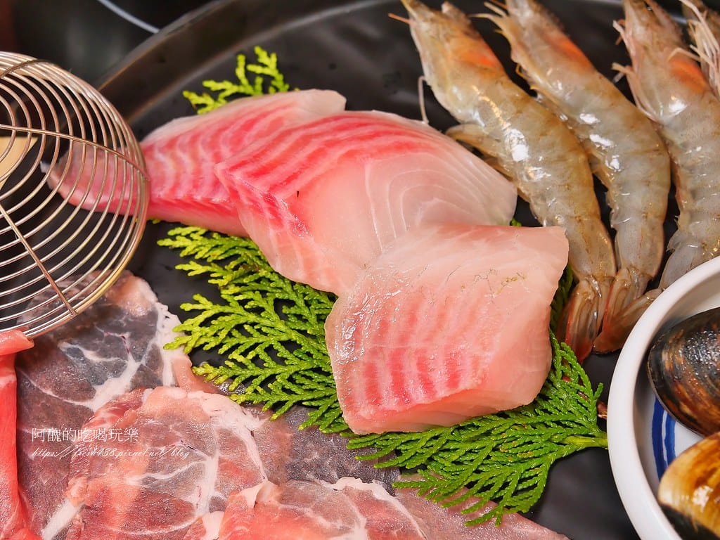 【新北美食】侯黑鍋物-蘆洲店,一個人也能吃酸菜鍋,免服務費超划算。 - 第43張圖 29