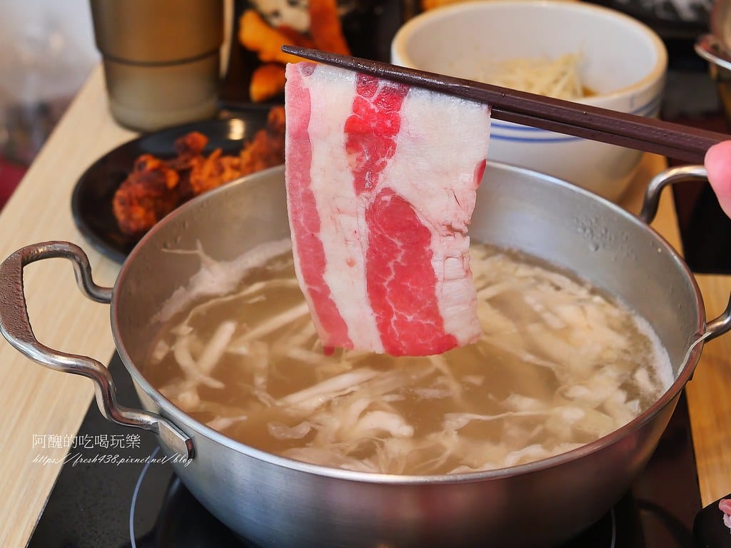 【新北美食】侯黑鍋物-蘆洲店,一個人也能吃酸菜鍋,免服務費超划算。 - 第53張圖 45