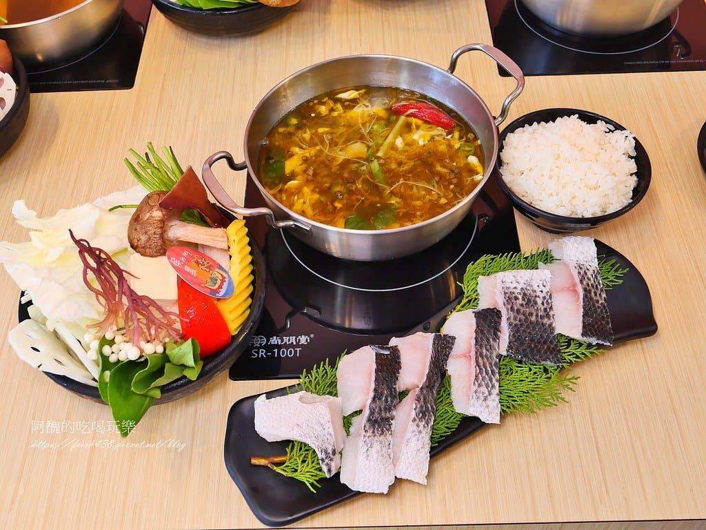 【新北美食】侯黑鍋物-蘆洲店,一個人也能吃酸菜鍋,免服務費超划算。 - 第35張圖 25