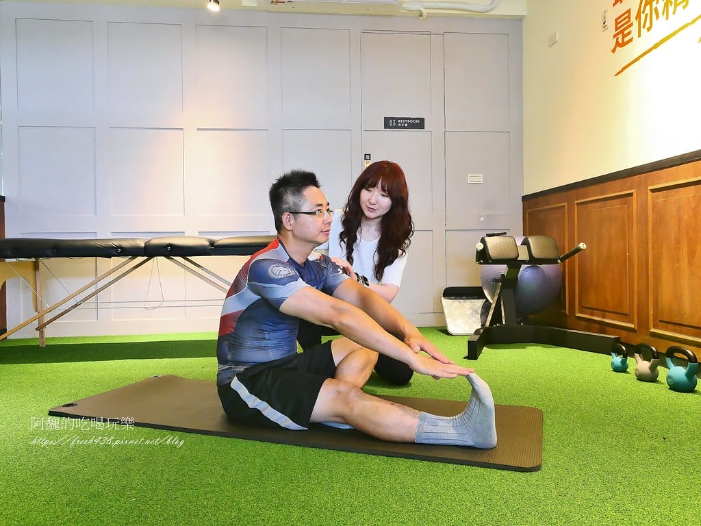 宣教練團隊:台中健身房推薦,一對一健身教練,專業定製,助你達成完美體態! - 第41張圖 41收操拉伸大腿後