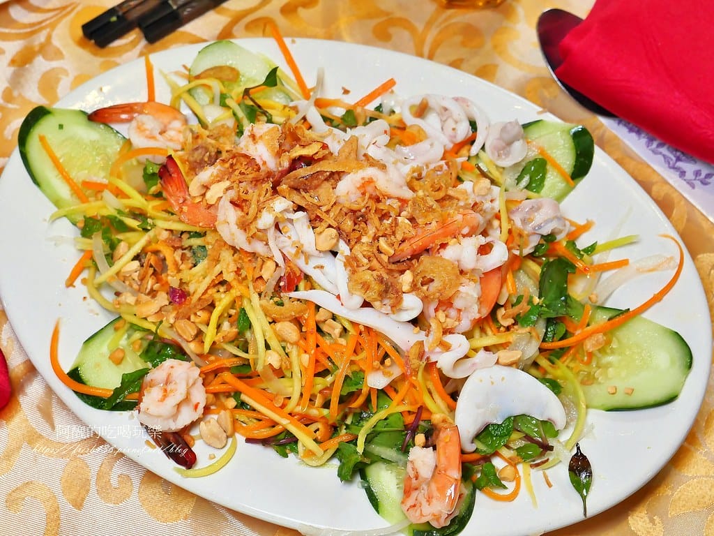 【峴港美食】Huế Xưa Nhà Hàng & Cafe(老地方餐廳),古色古香的庭園餐廳。 - 第29張圖 24