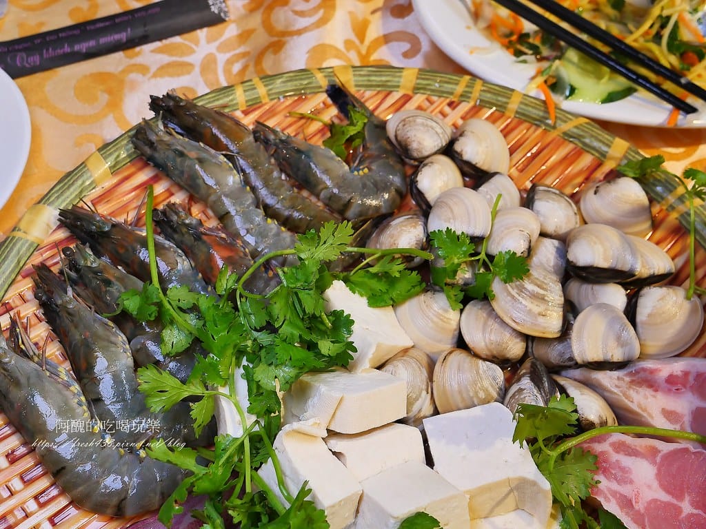 【峴港美食】Huế Xưa Nhà Hàng & Cafe(老地方餐廳),古色古香的庭園餐廳。(#4045678788) - 第35張圖 30