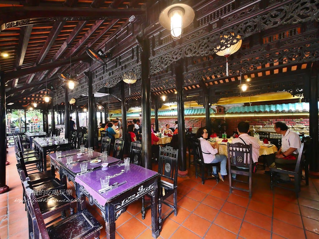 【峴港美食】Huế Xưa Nhà Hàng & Cafe(老地方餐廳),古色古香的庭園餐廳。 - 第13張圖 9