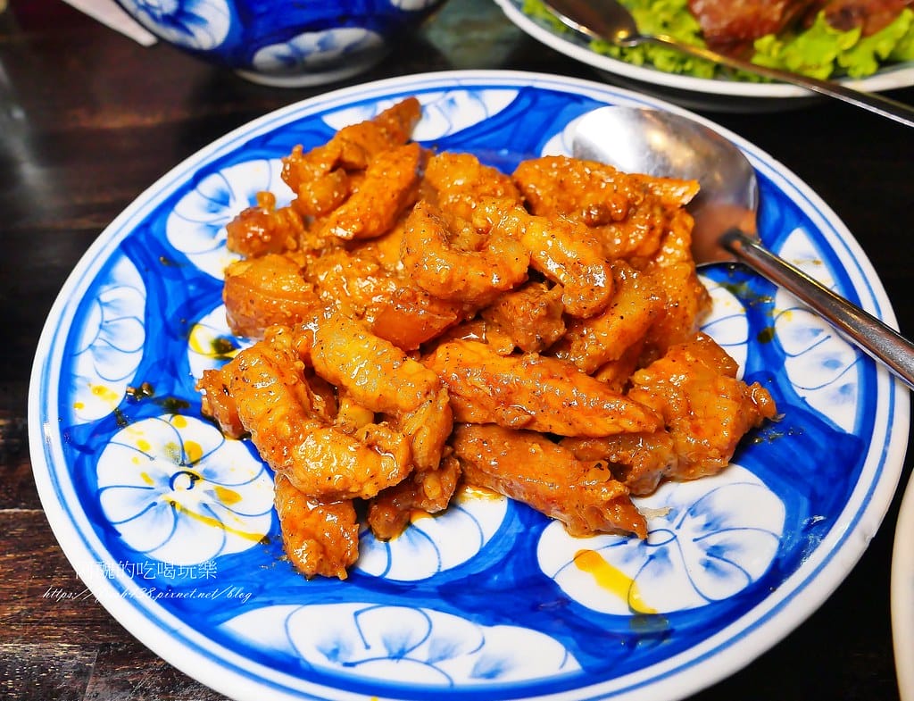 【越南美食】Lê Bá Truyền II Garden Restaurant,日式建築超吸睛,會安風味餐,必吃高樓麵(Cao lầu)。 - 第23張圖 18