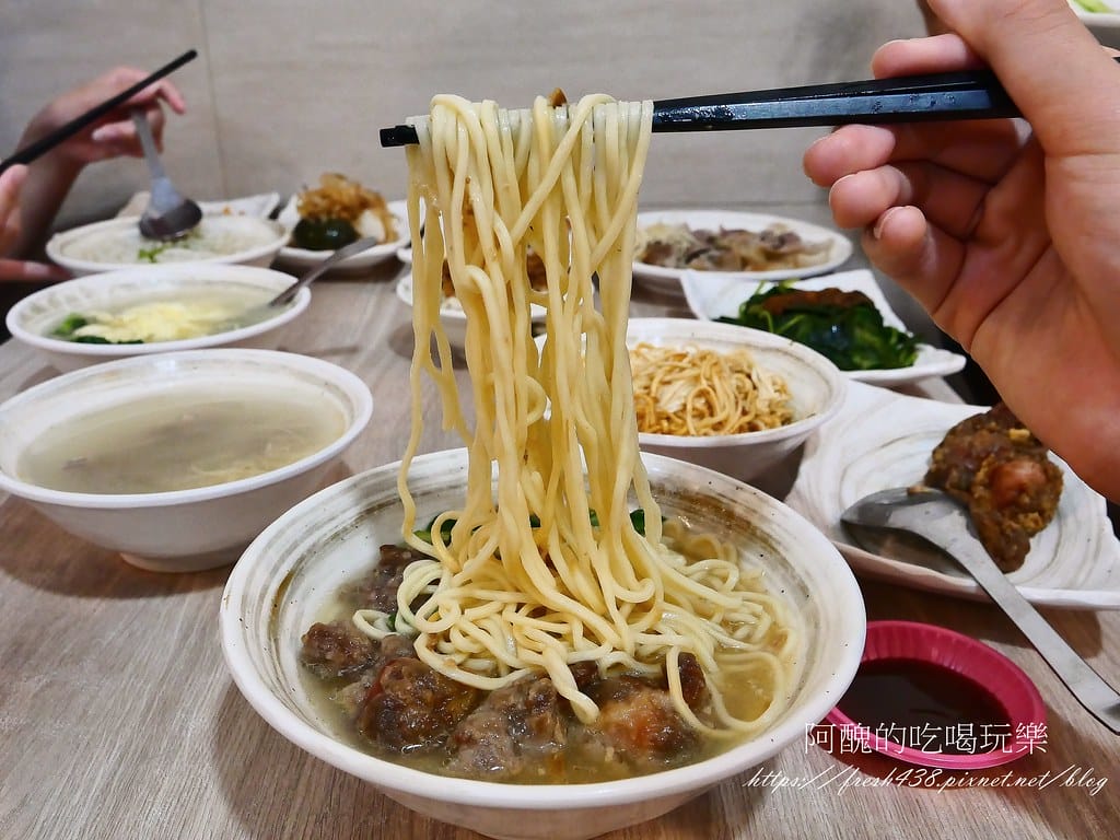 【新店區美食】新店區早午餐、晚餐、宵夜吃什麼?七張米粉湯等您來嘗鮮。 - 第25張圖 22