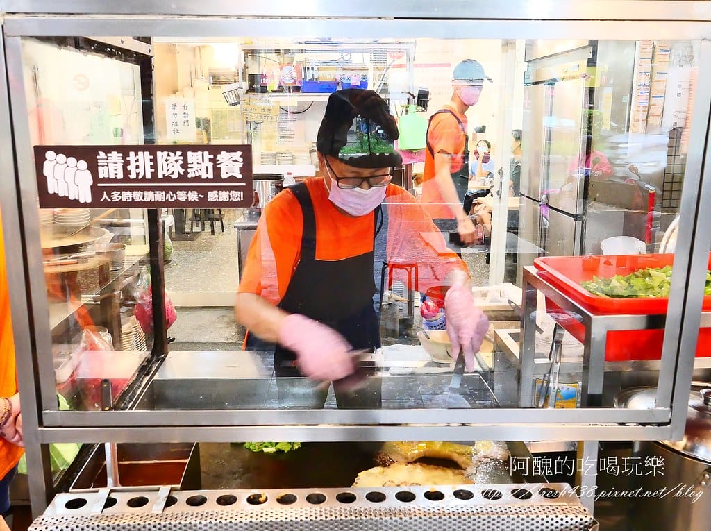 【新店區美食】新店區早午餐、晚餐、宵夜吃什麼?七張米粉湯等您來嘗鮮。 - 第13張圖 11