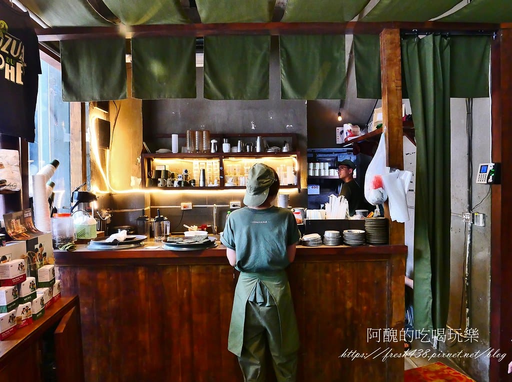 【河內美食】Cộng Cà Phê連鎖咖啡廳,越共咖啡這裡喝,必點椰子咖啡冰沙! - 第4張圖 3-2