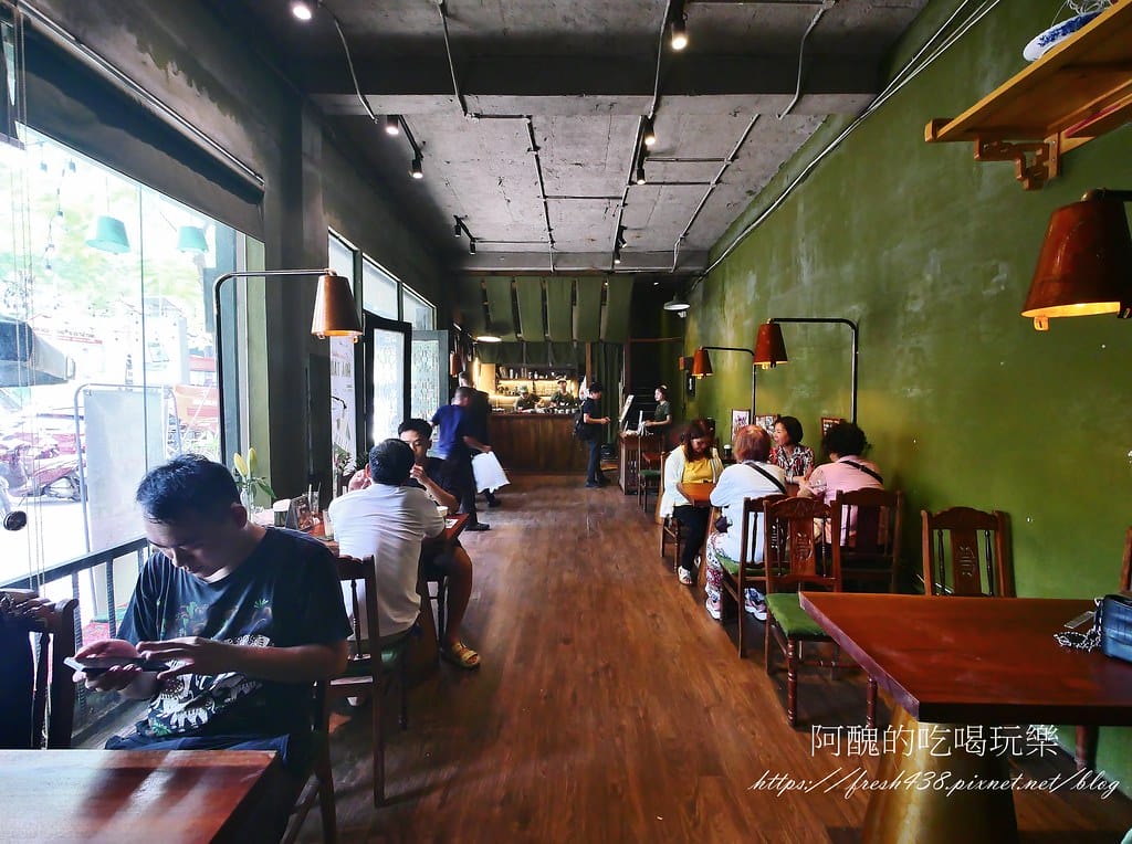 【河內美食】Cộng Cà Phê連鎖咖啡廳,越共咖啡這裡喝,必點椰子咖啡冰沙! - 第5張圖 2